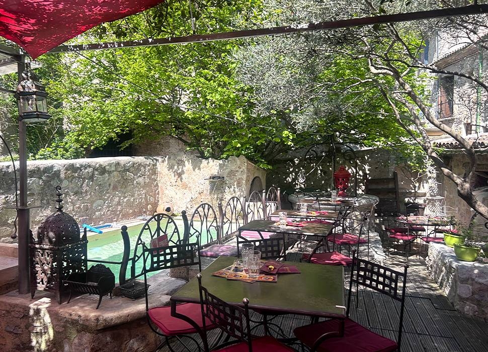 Chez Barmy - restaurant SAINT-GUILHEM-LE-DESERT - Restaurant Saint Guilleme du Desert - Village medieval Herault